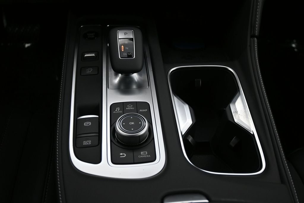 New 2027 RADIANT WHITE INFINITI Pure AWD image 18