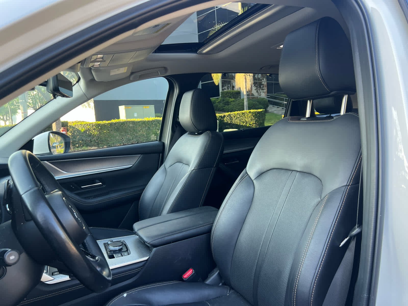 Used 2024 Rhodium White Premium Mazda Preferred image 9