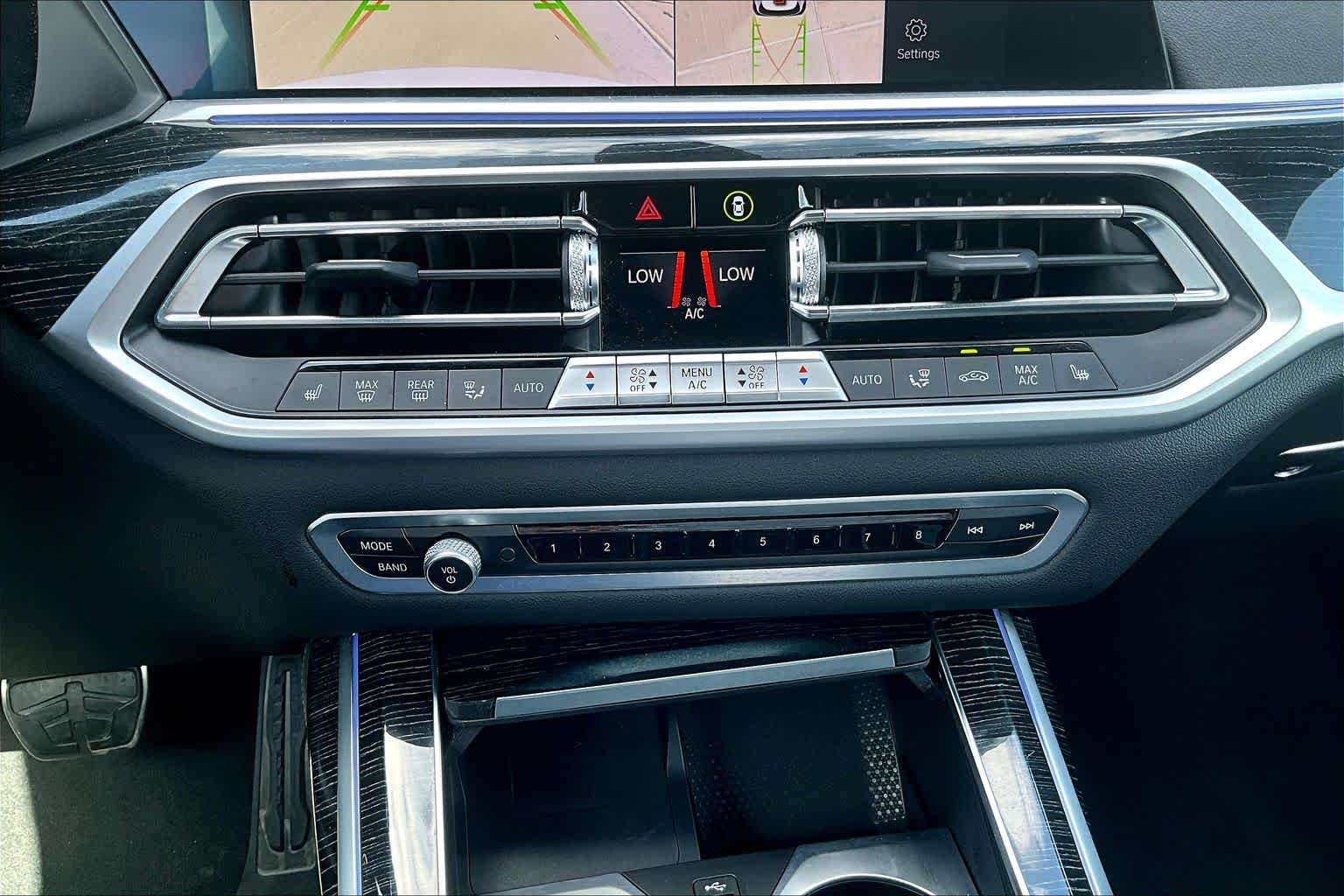 Used 2022 Alpine White BMW M50i image 32