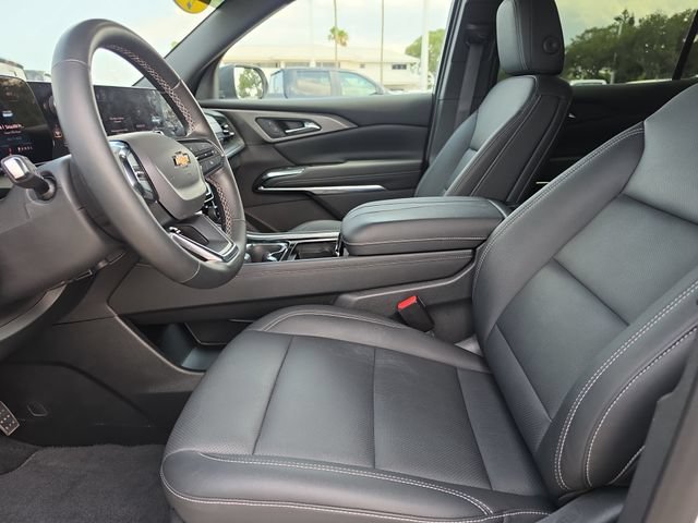 Used 2024 Summit White Chevrolet LT image 17