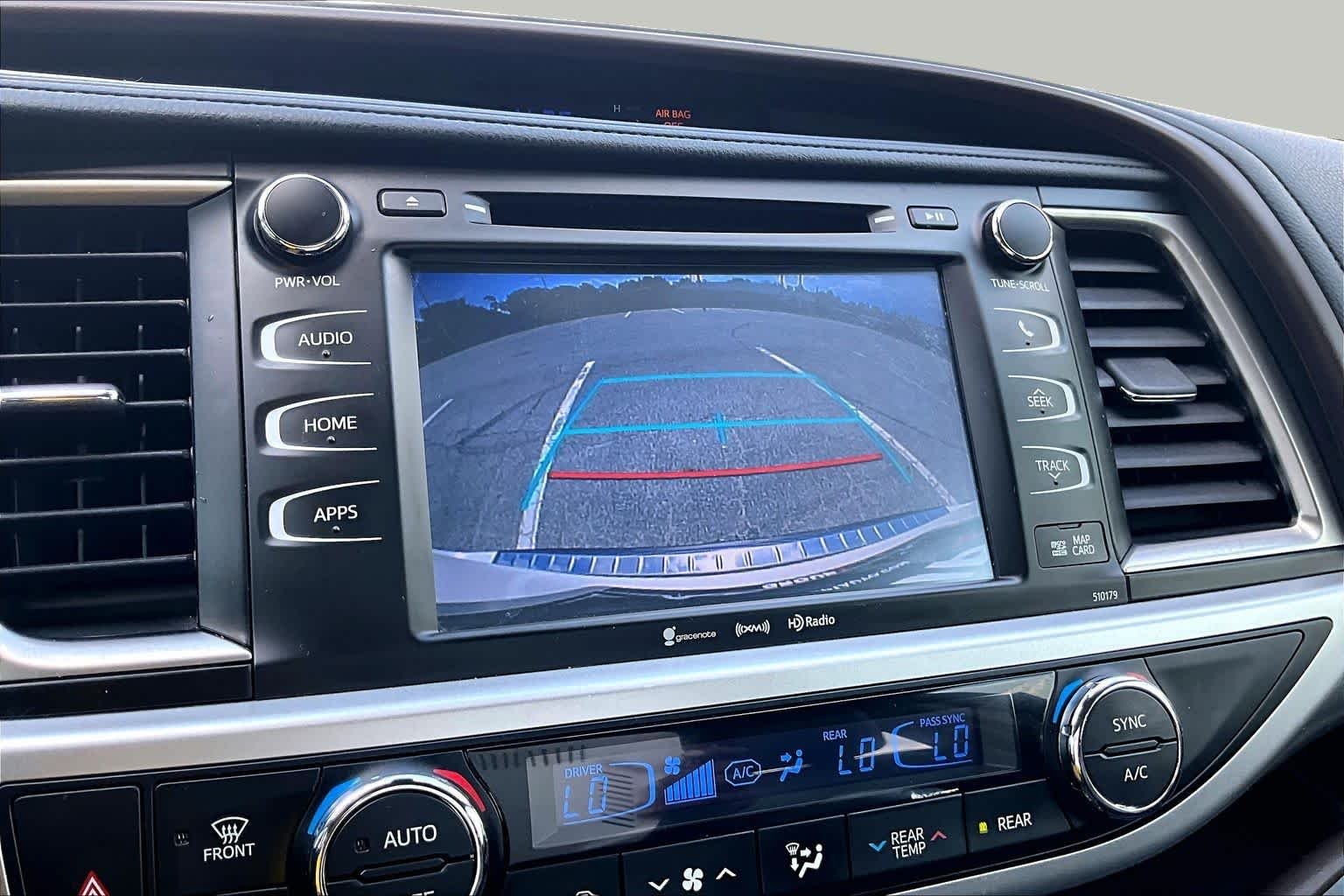 Used 2018 Blizzard Pearl Toyota XLE image 27