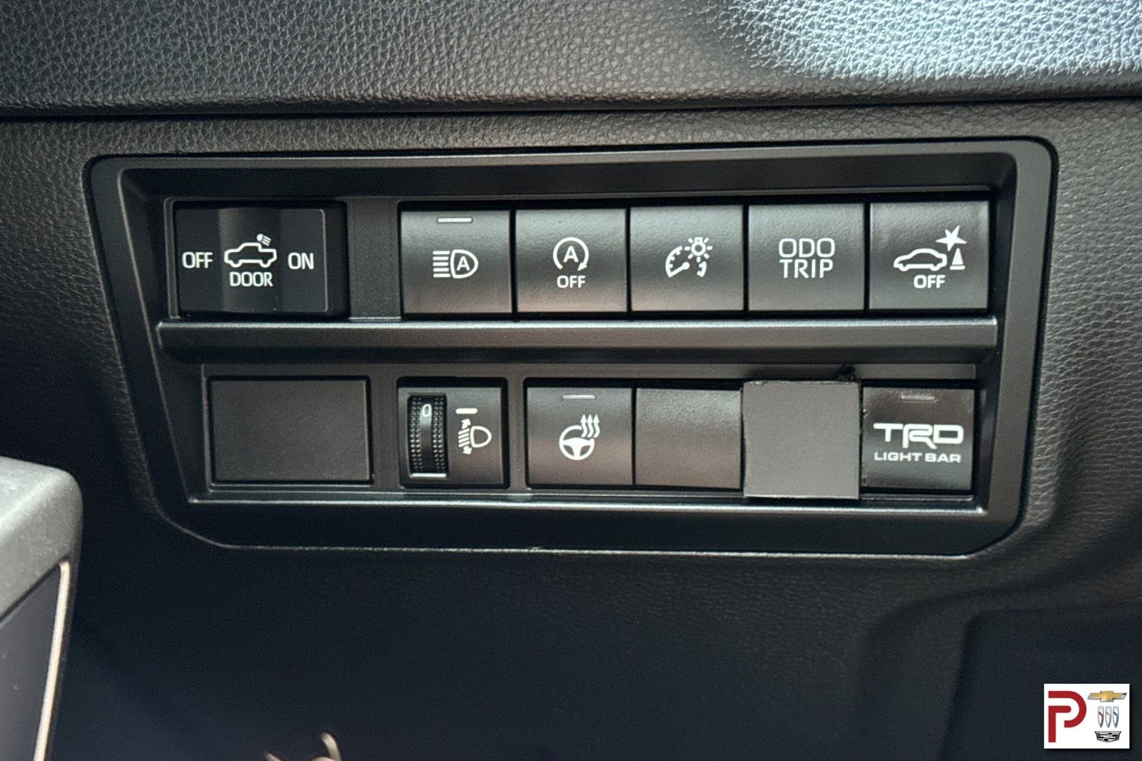 Used 2022 White Toyota SR5 image 31