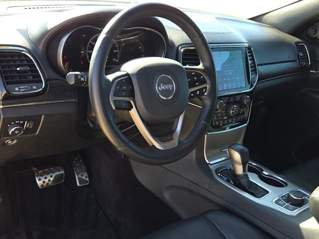 Used 2019 Silver Jeep Overland image 16