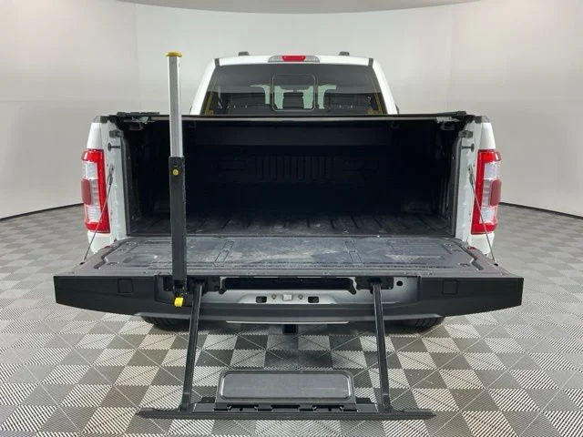 Used 2023 White Metallic Ford Platinum image 8