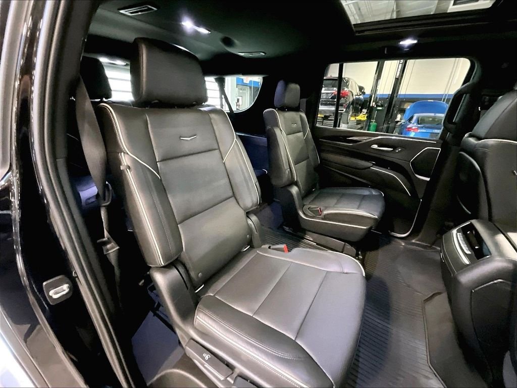Used 2021 Black Cadillac Sport image 16