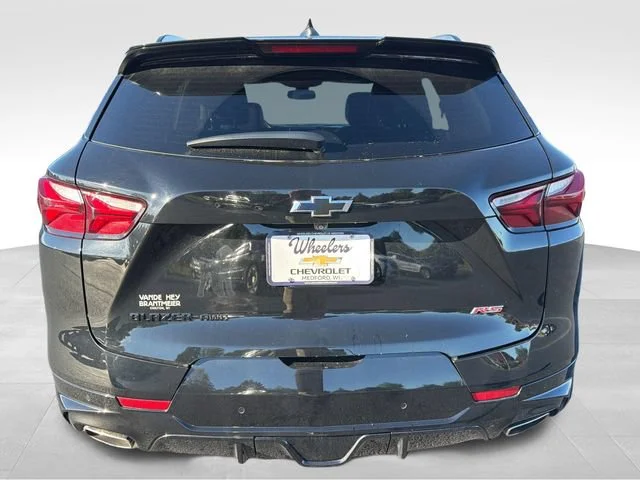 Used 2021 BLACK Chevrolet RS image 4