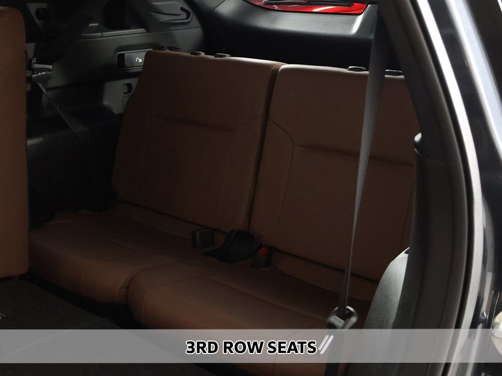 New 2025 Gray Mitsubishi SEL image 11