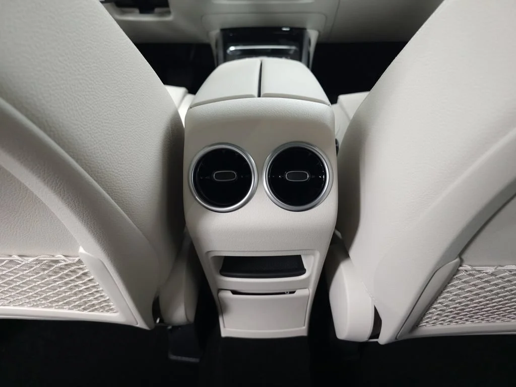 New 2026 Polar White Mercedes-Benz GLB 250 image 62
