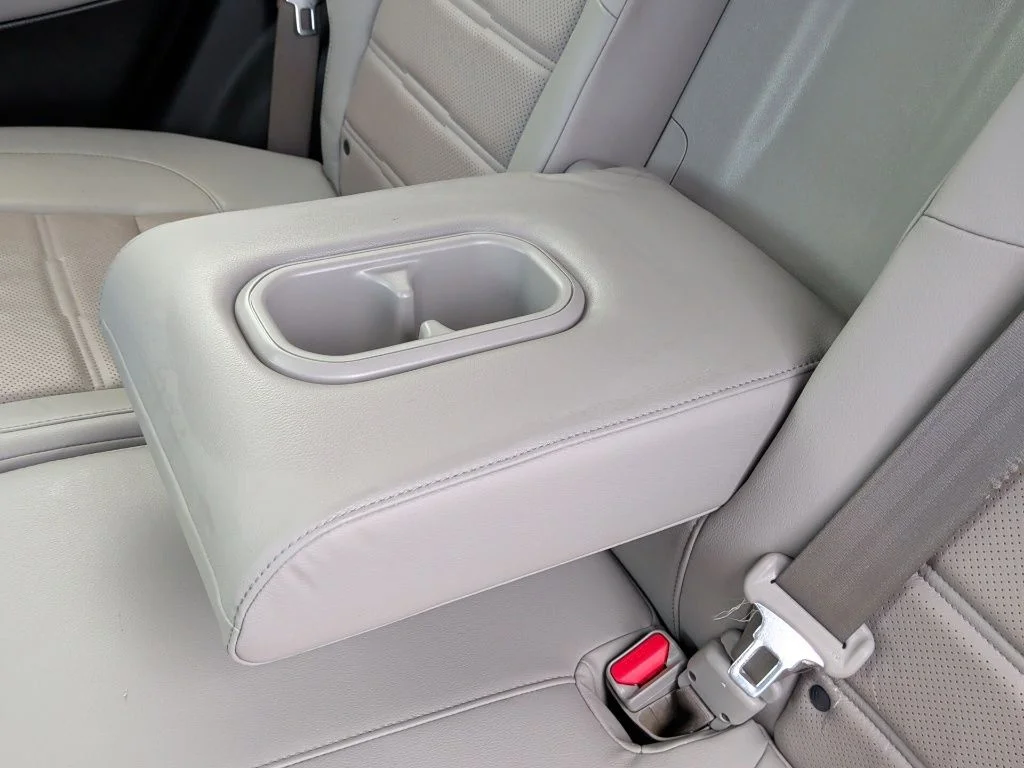 Used 2018 Lunar Silver Metallic Honda Touring image 34