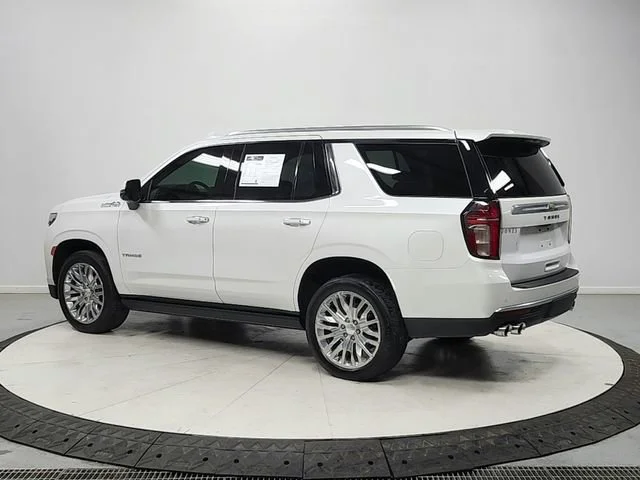 Used 2023 Iridescent Pearl Tricoat Chevrolet High Country image 5