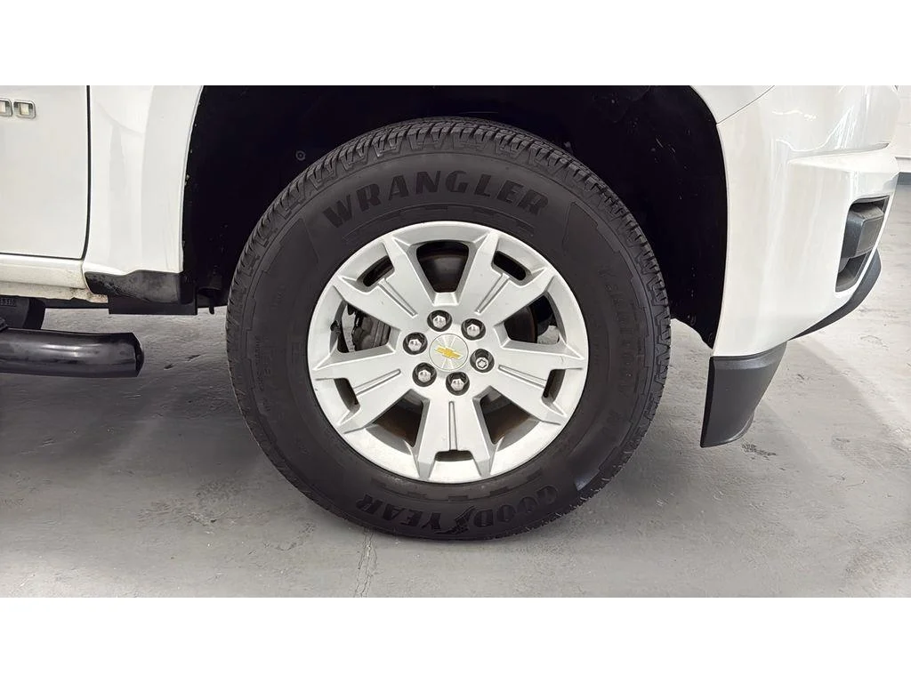Used 2020 Summit White Chevrolet LT image 2