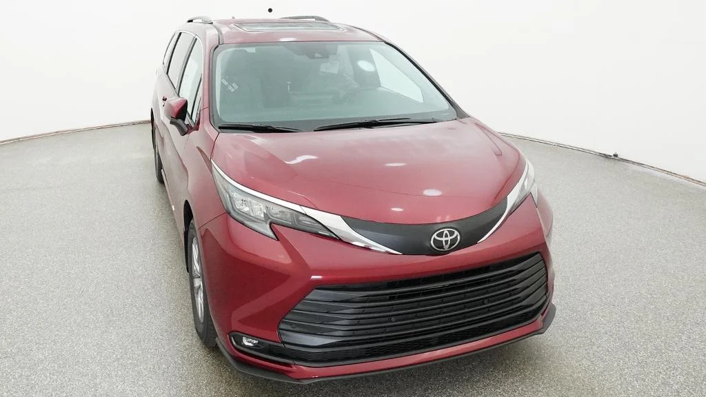 New 2026 Ruby Flare Pearl Toyota XLE image 8