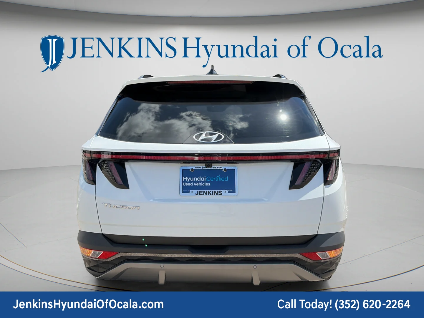 Used 2024 White Pearl Hyundai Limited image 4