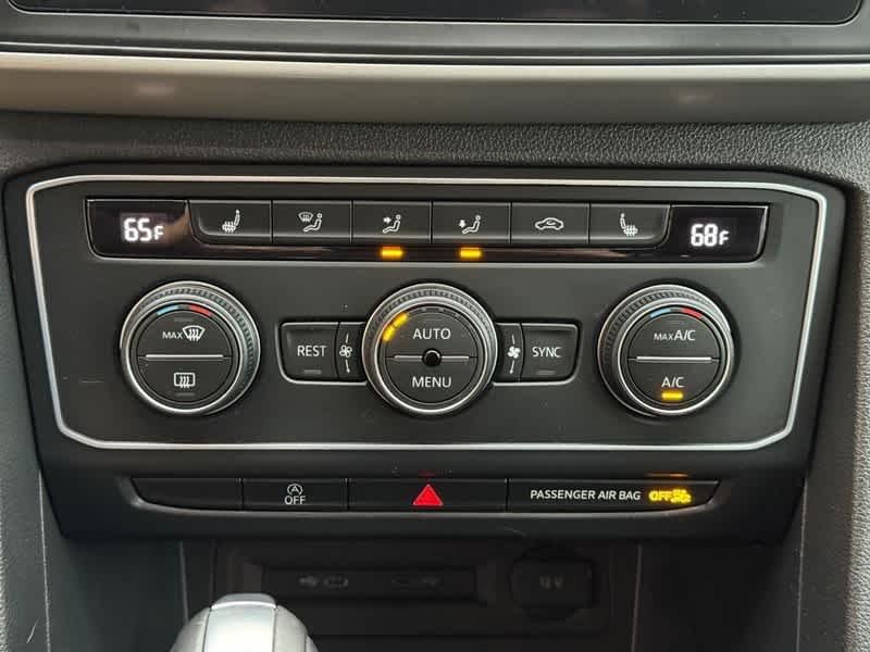 Used 2021 Pure White Volkswagen 3.6L V6 SE w/Technology R-Line image 21