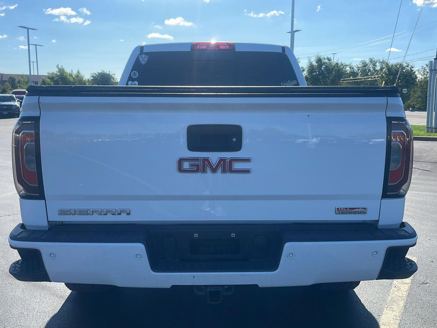 Used 2018 Summit White GMC SLT image 9