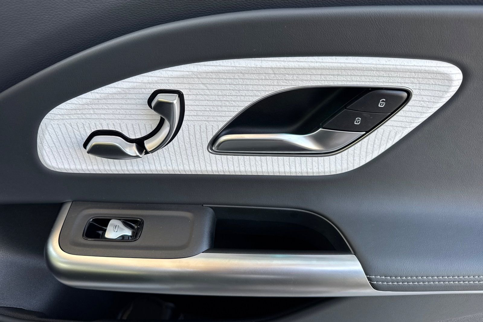 New 2027 MANUFAKTUR Alpine Grey Mercedes-Benz CLA 350 image 33