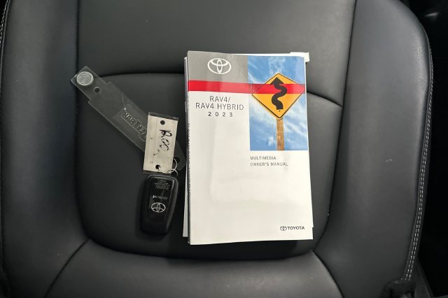 Used 2023 Lunar Rock Toyota XLE Premium image 13