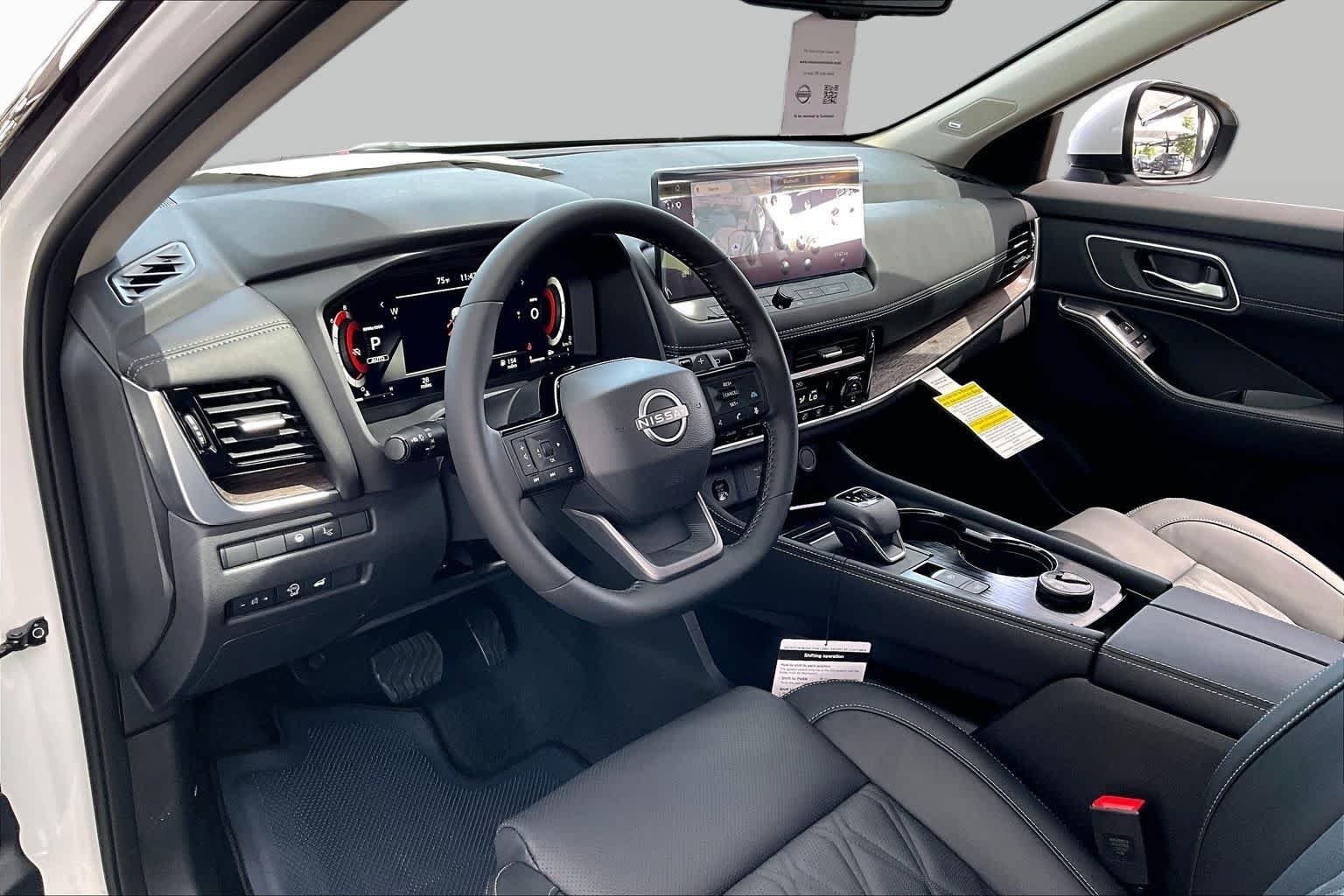 New 2026 Everest White Pearl Tricoat Nissan Platinum image 8