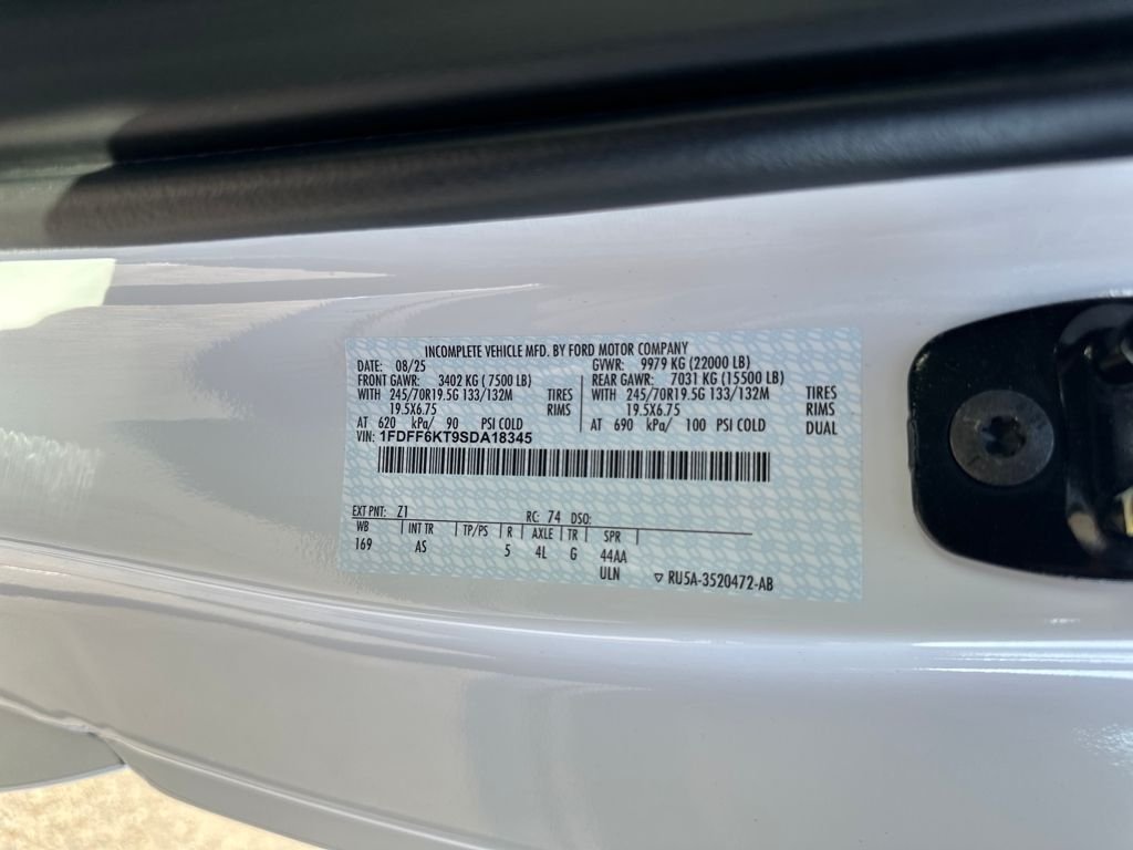 New 2025 Oxford White Ford XL image 24