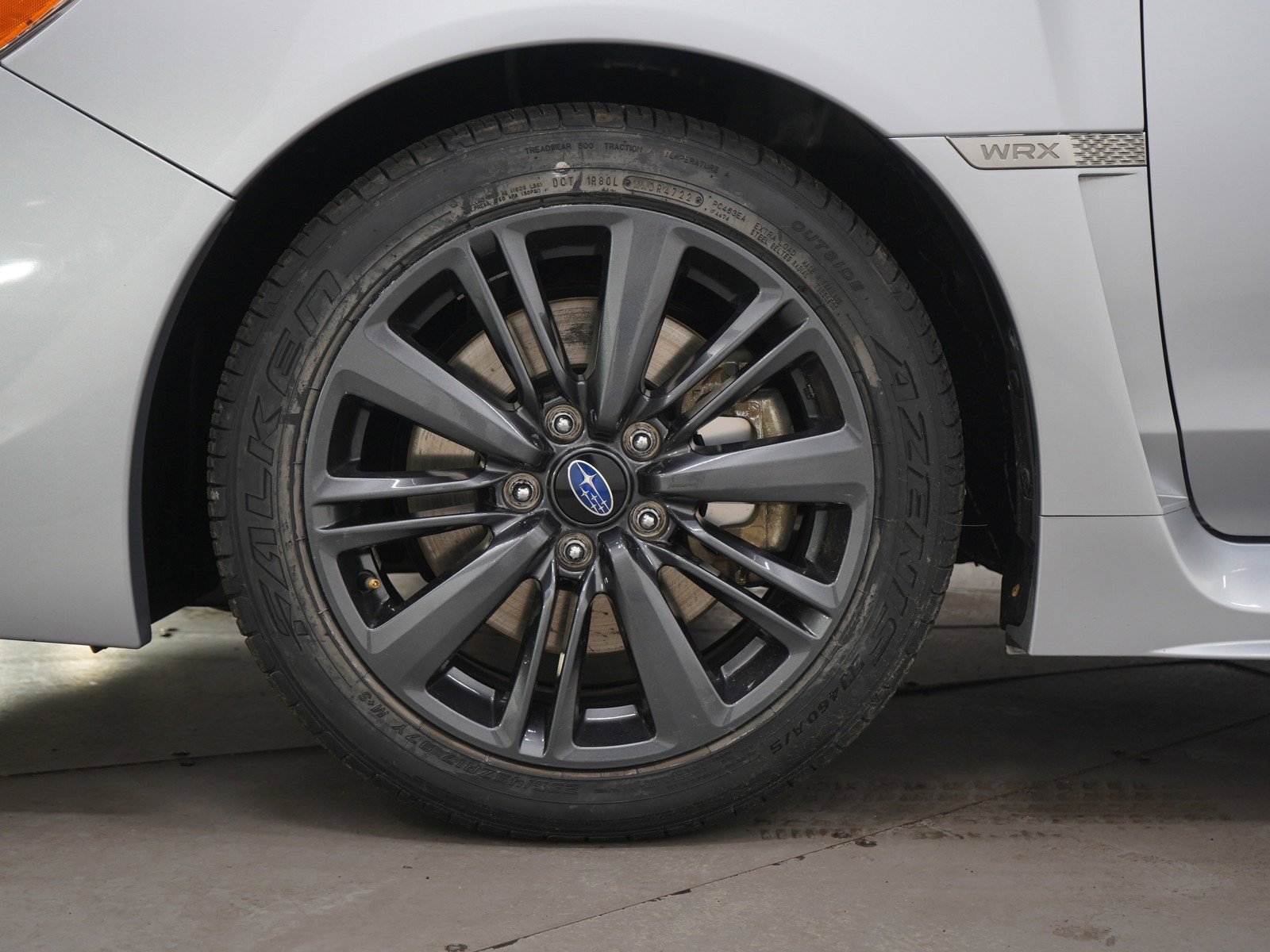 Used 2018 Ice Silver Metallic Subaru  image 29