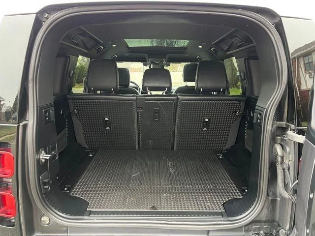 Used 2022 Gray Land Rover X-Dynamic SE image 14