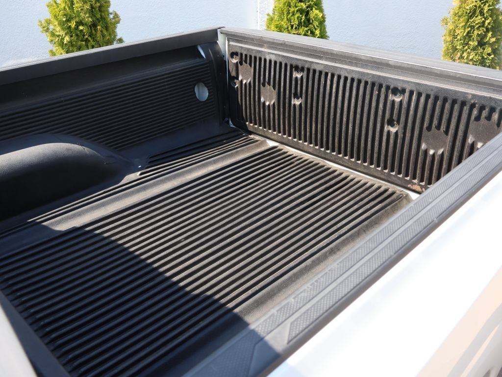 2022 Nissan Frontier SV - Photo 18