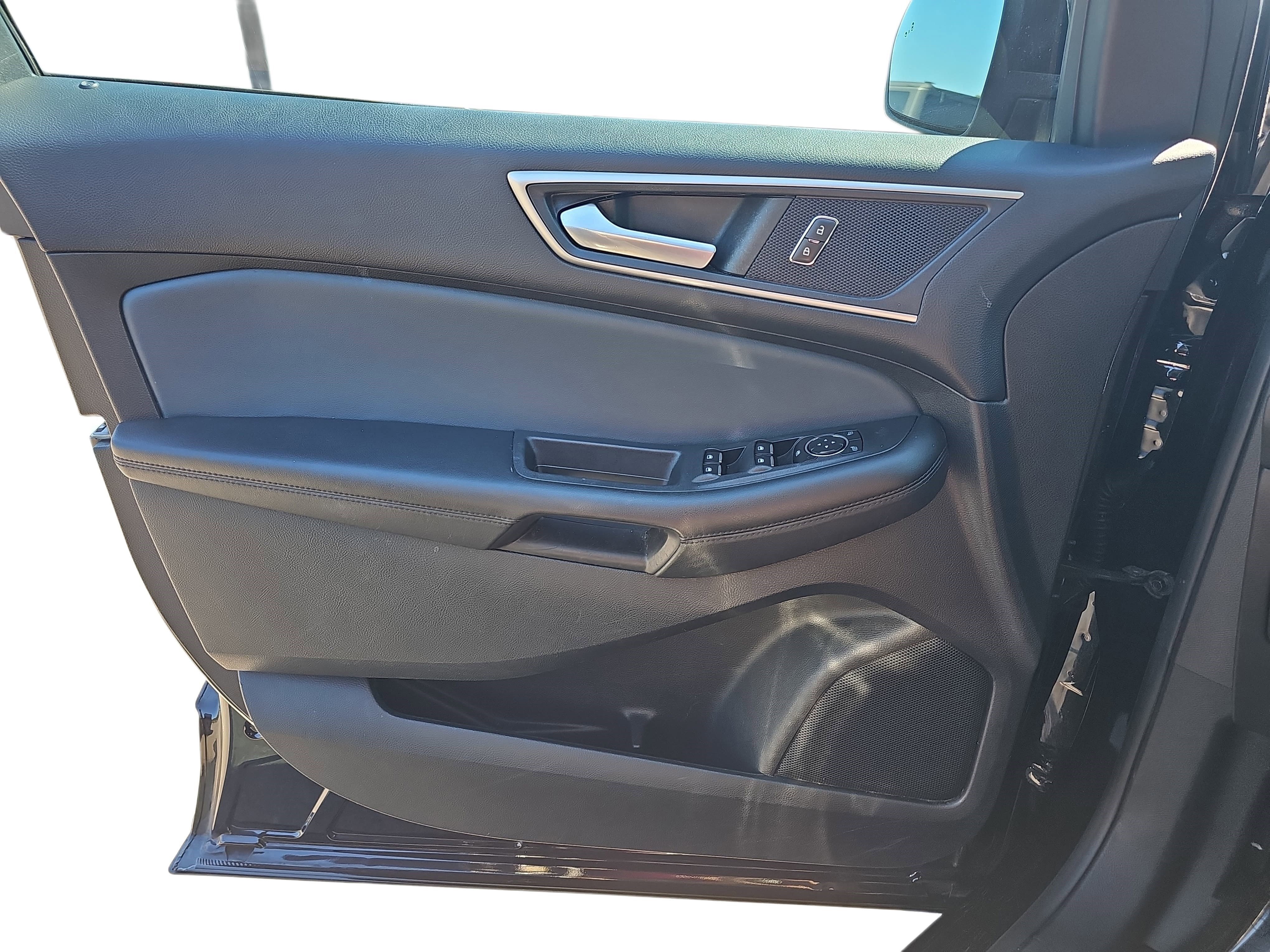 Used 2022 Black Metallic Ford SEL image 21
