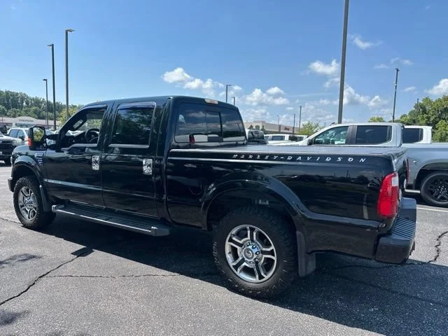 Used 2009 Black Ford XL image 3