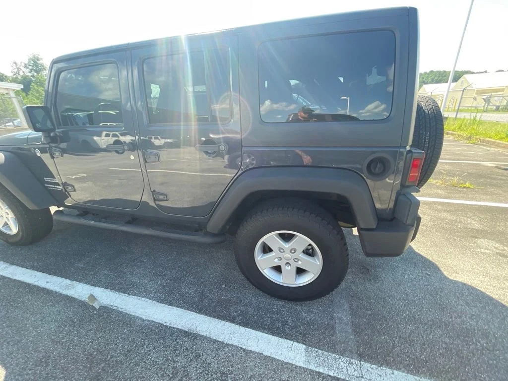 Used 2018 Black Jeep Unlimited Sport image 5