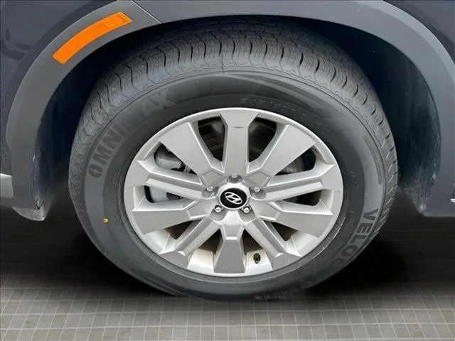 Used 2024 White Hyundai SEL image 20