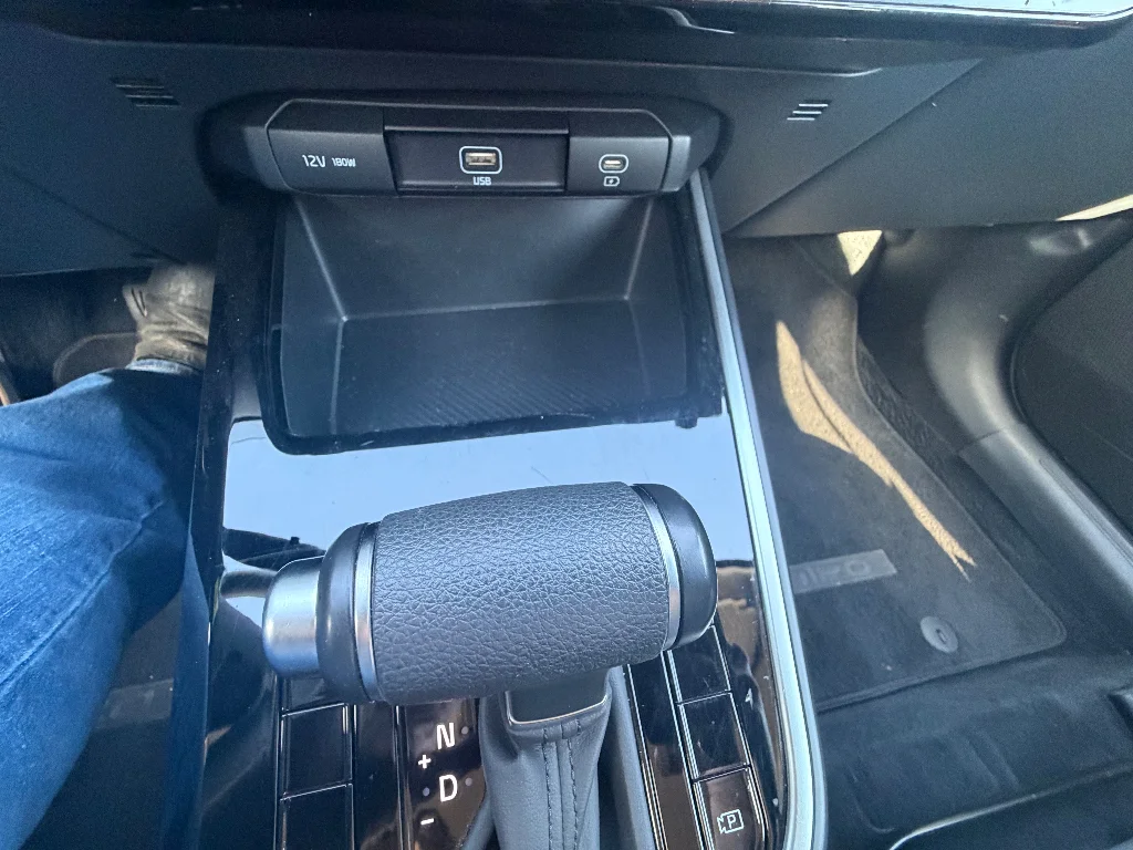 Used 2025 Steel Gray Kia LX image 27