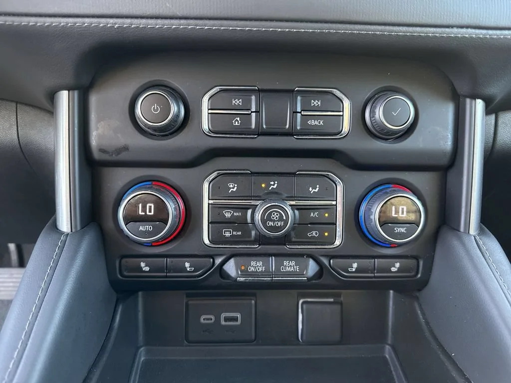 Used 2023 BLACK Chevrolet LT image 11