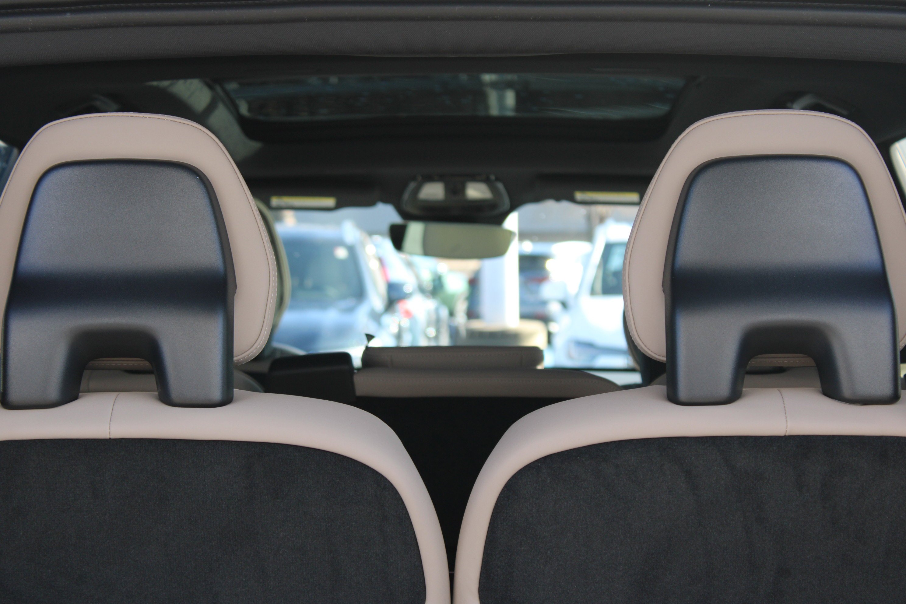 New 2026 Onyx Black Metallic Volvo Plus image 54