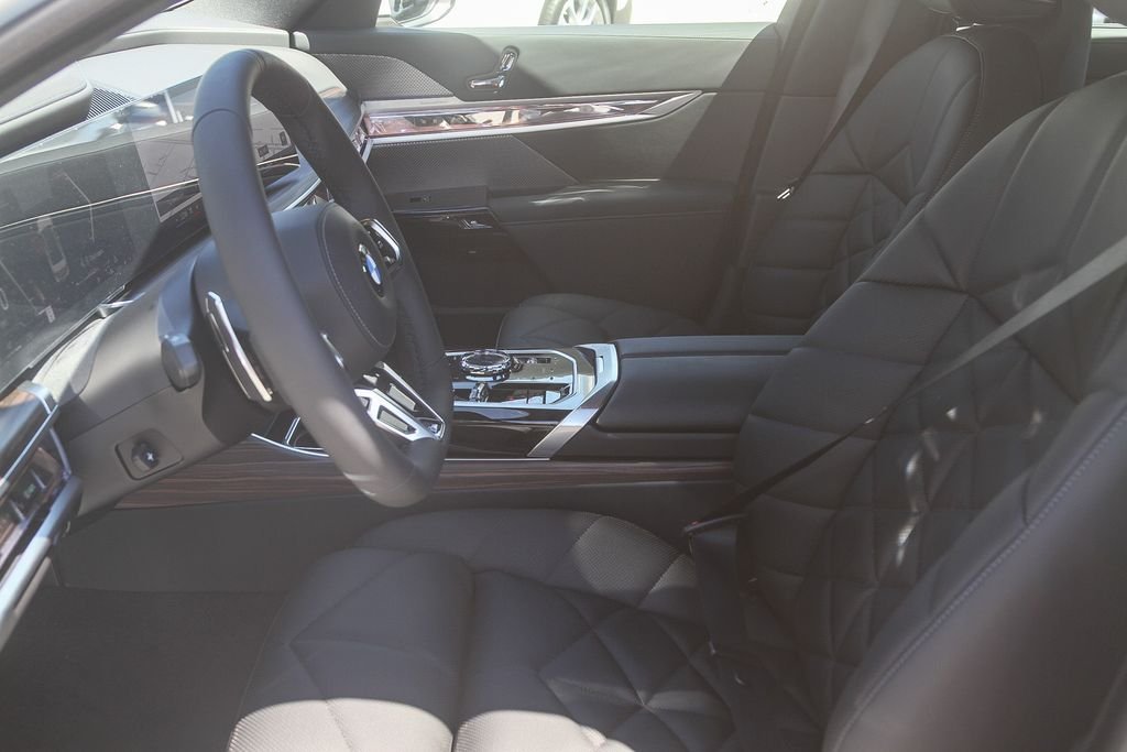 New 2026 Alpine White BMW 740i image 13