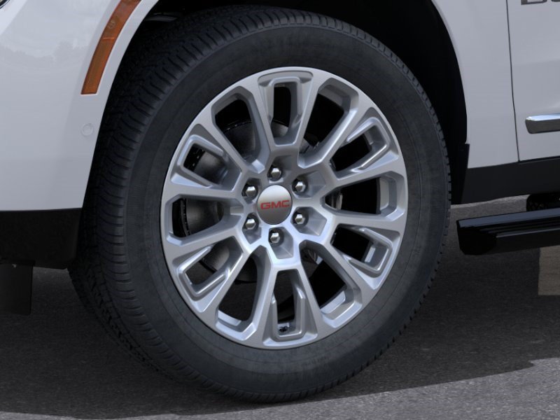 2026 GMC Yukon Denali - Photo 9