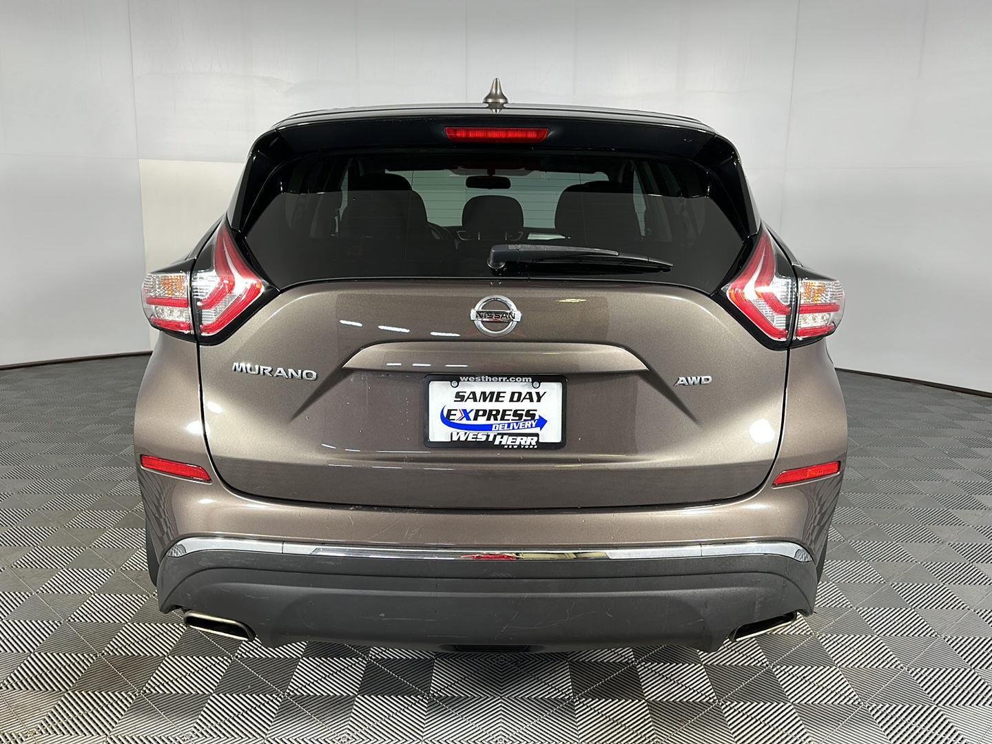 Used 2018 Java Metallic Nissan S image 9