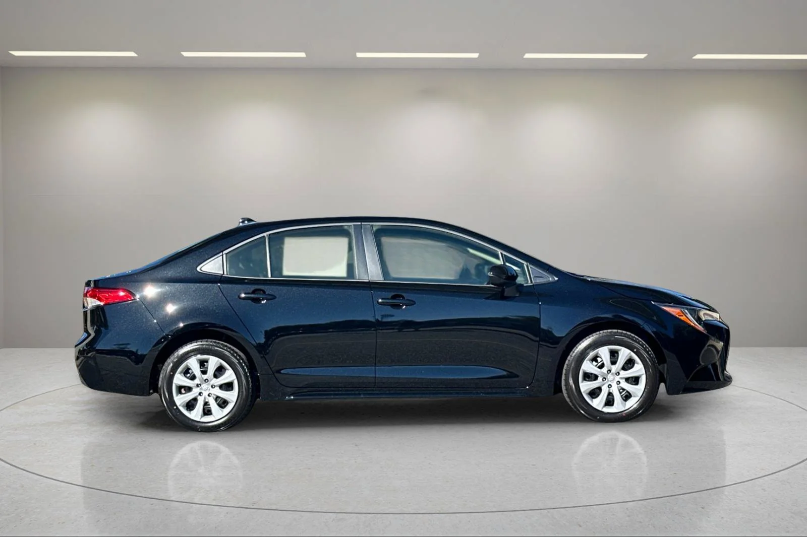 New 2027 Inked Toyota LE image 3