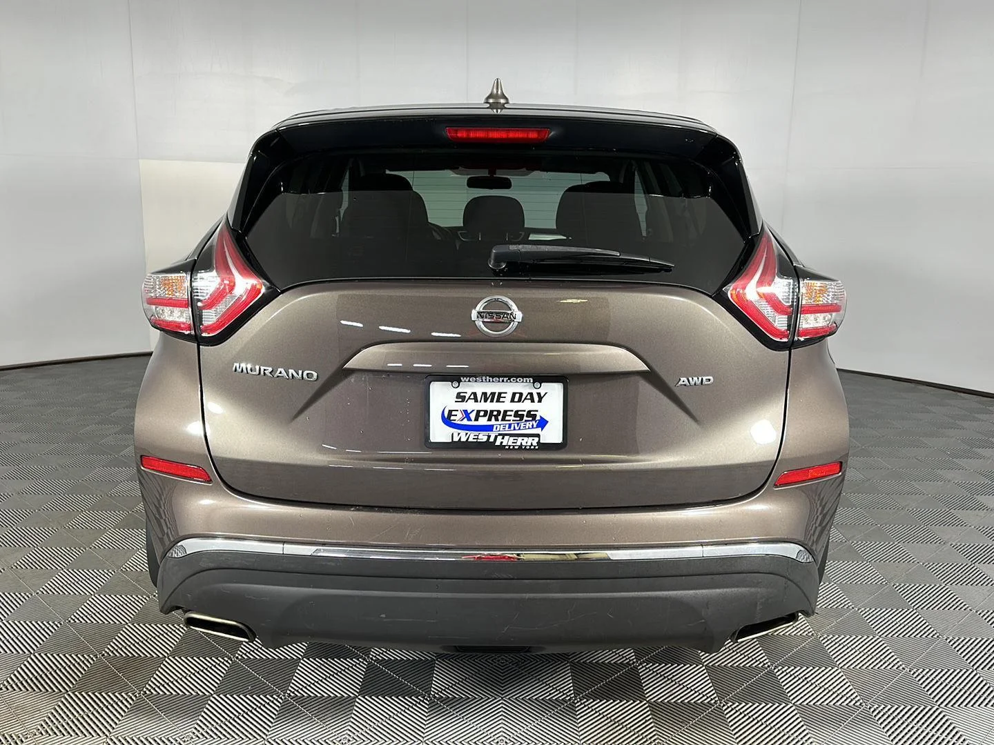 Used 2018 Java Metallic Nissan S image 9