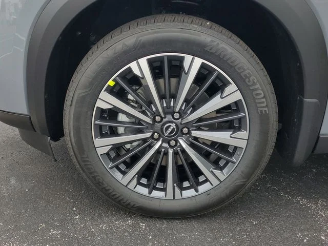 New 2026 Boulder Gray Pearl Nissan Platinum image 5