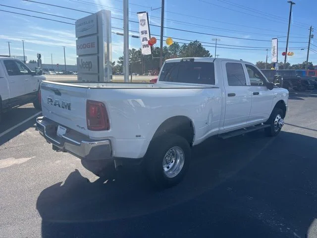New 2026 Bright White Clear-Coat Exterior Paint RAM Tradesman image 6