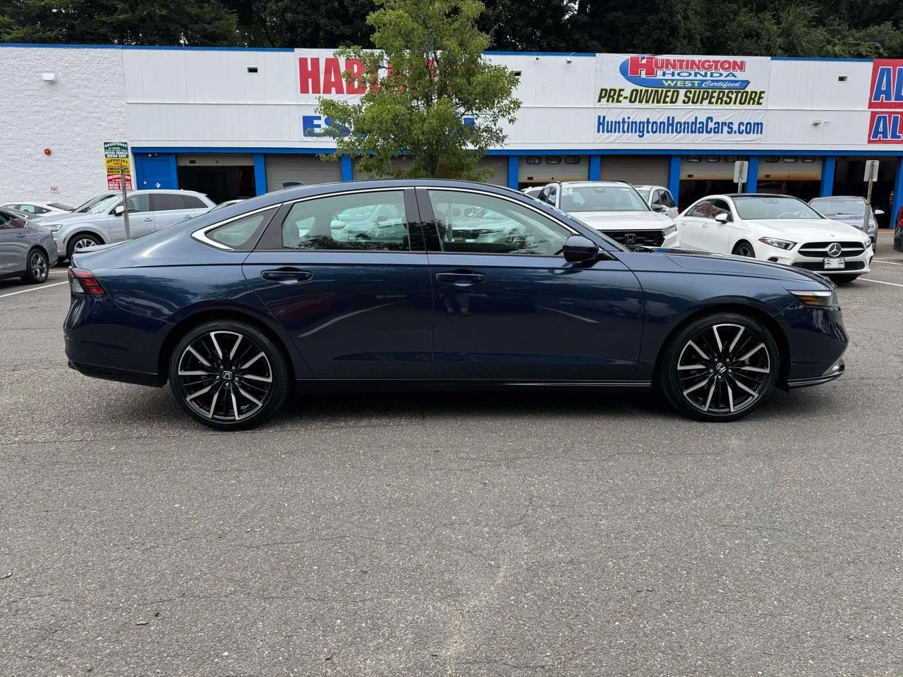 Certified Used 2024 Canyon River Blue Metallic Honda Touring image 8