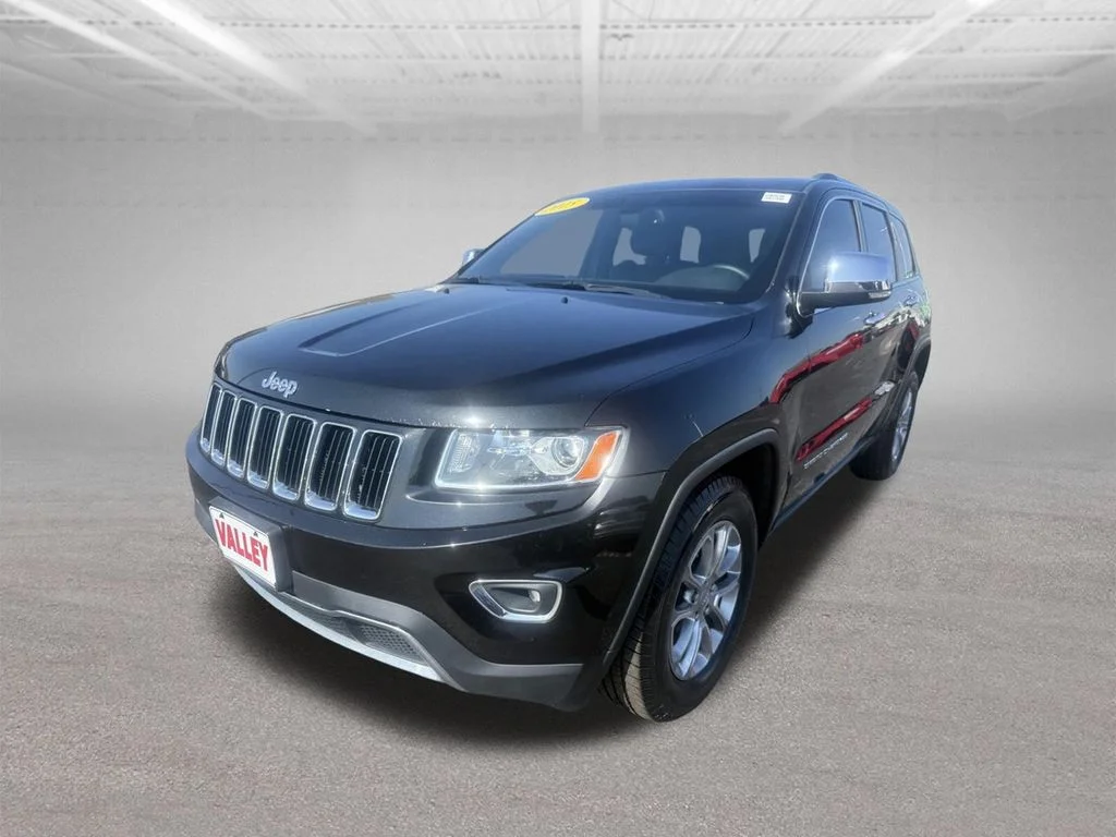 Used 2015 Brilliant Black Crystal Pearlcoat Jeep Limited image 10
