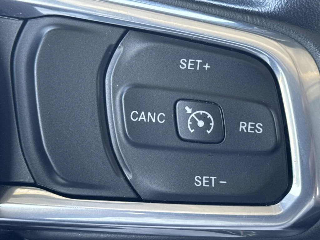 Used 2021 White Jeep Overland image 25