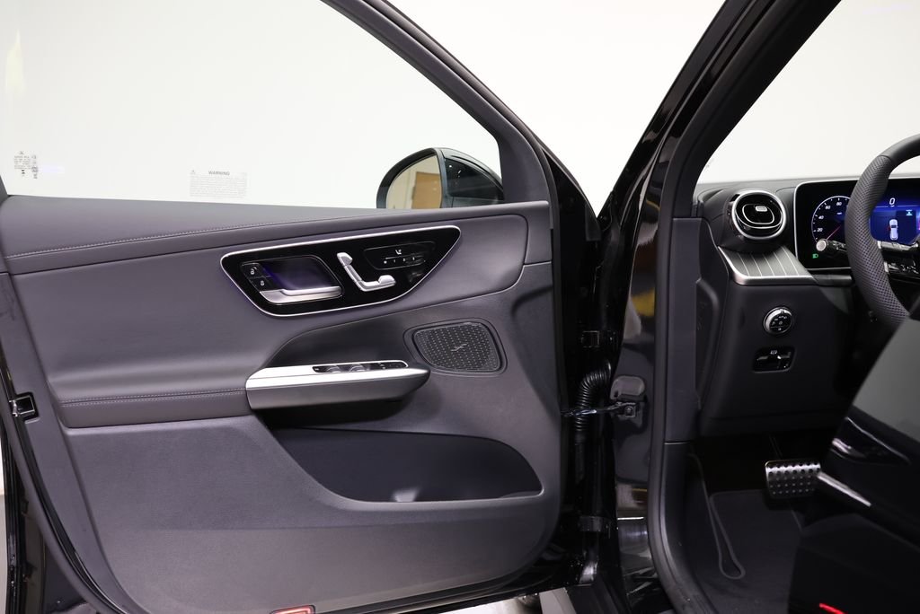 Used 2026 Black Mercedes-Benz GLC 300 image 30