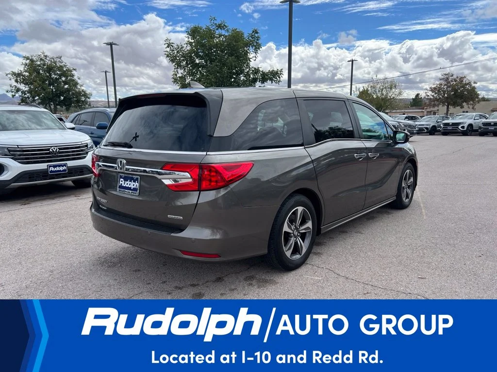 Used 2018 Forest Mist Metallic Honda Touring image 5