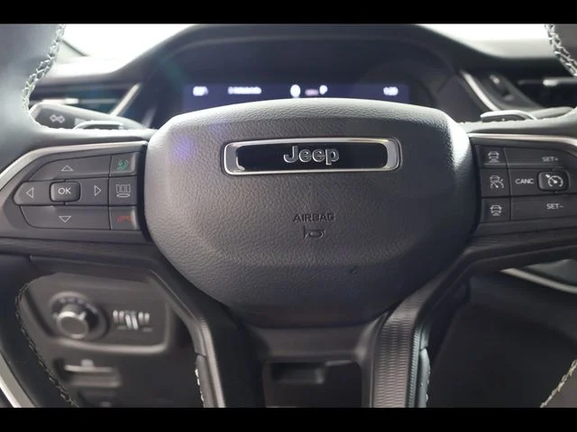 Used 2025 Gray Jeep Laredo X image 21