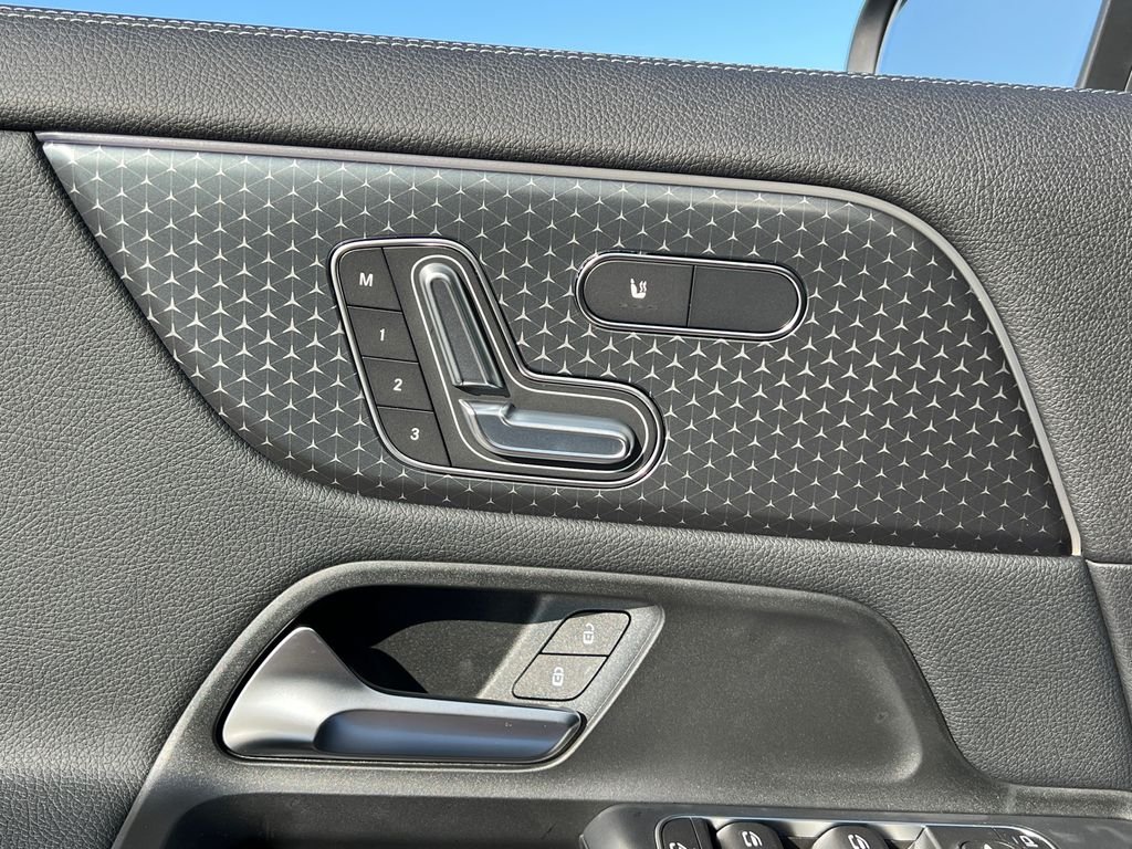New 2026 Mountain Grey Metallic Mercedes-Benz GLA 250 image 12