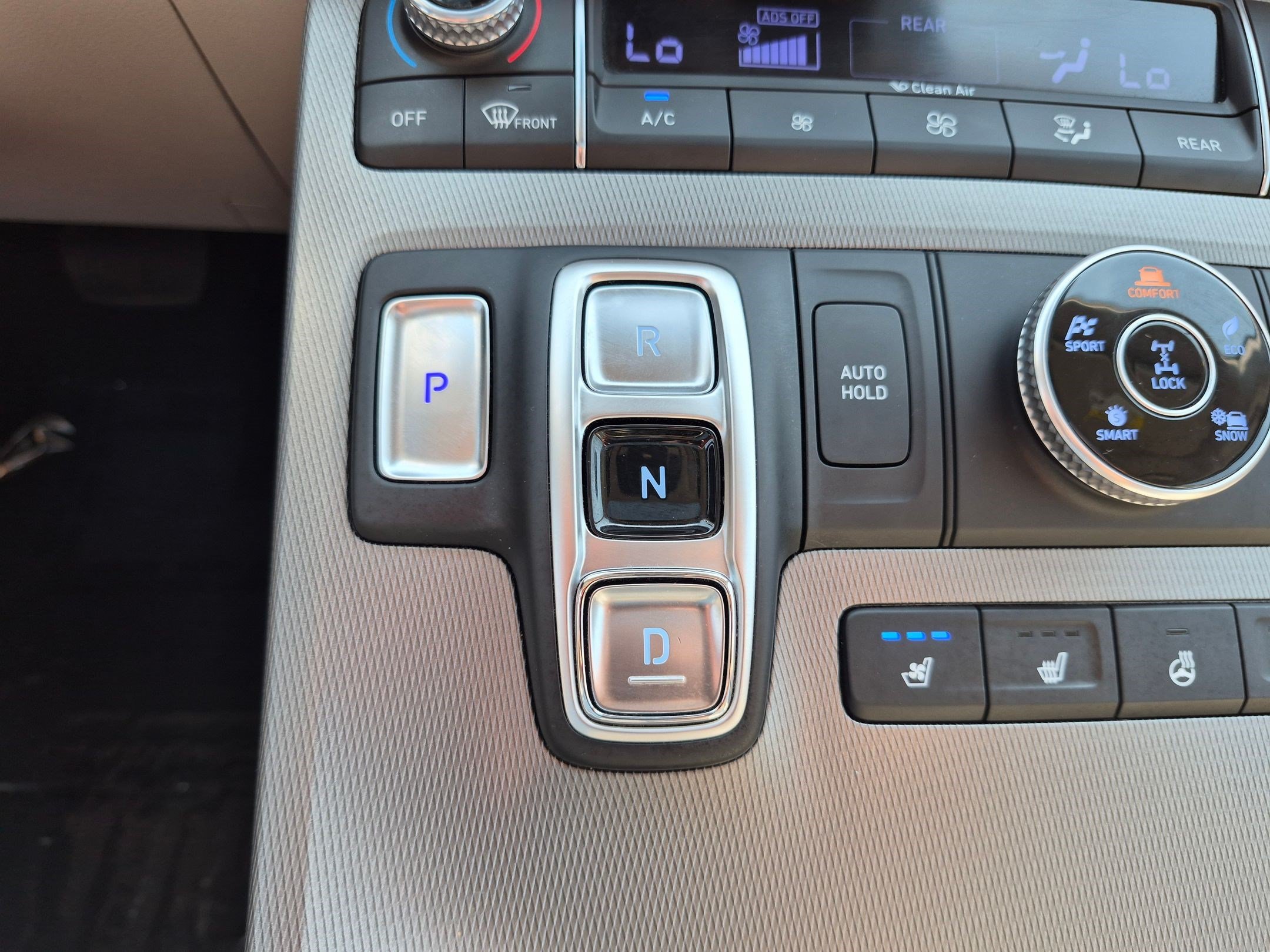 Used 2022 Hyper White Hyundai Limited image 26