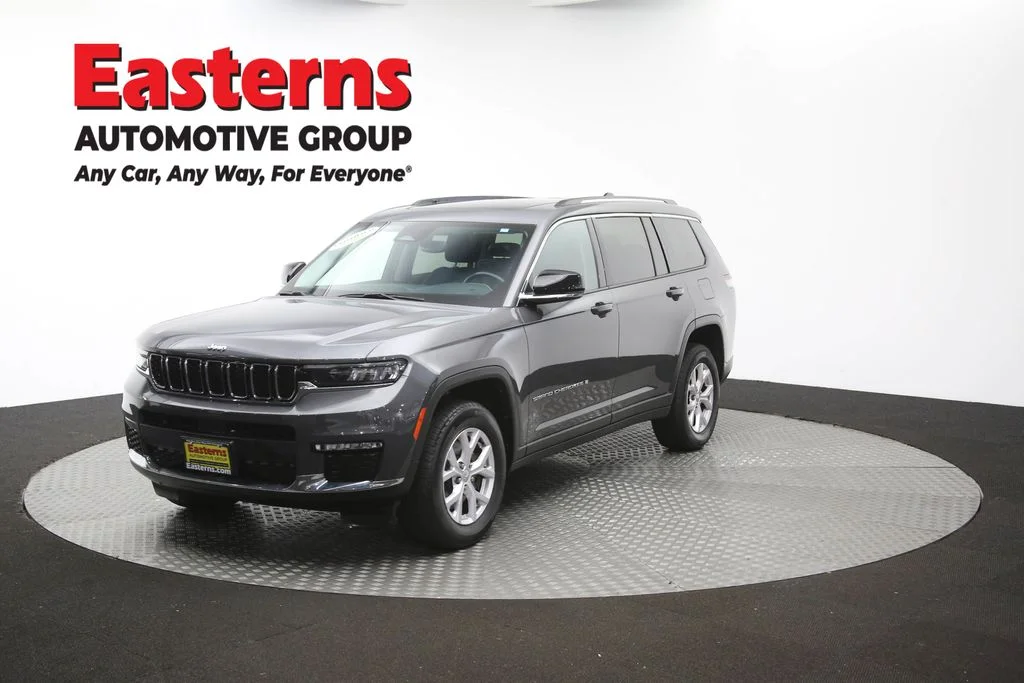 Used 2022 Gray Jeep Limited image 59
