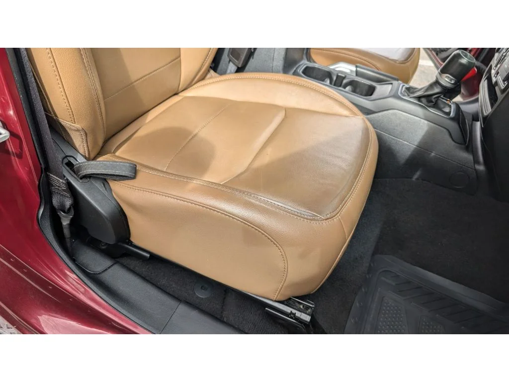 Used 2021 Snazzberry Pearlcoat Jeep Overland image 32